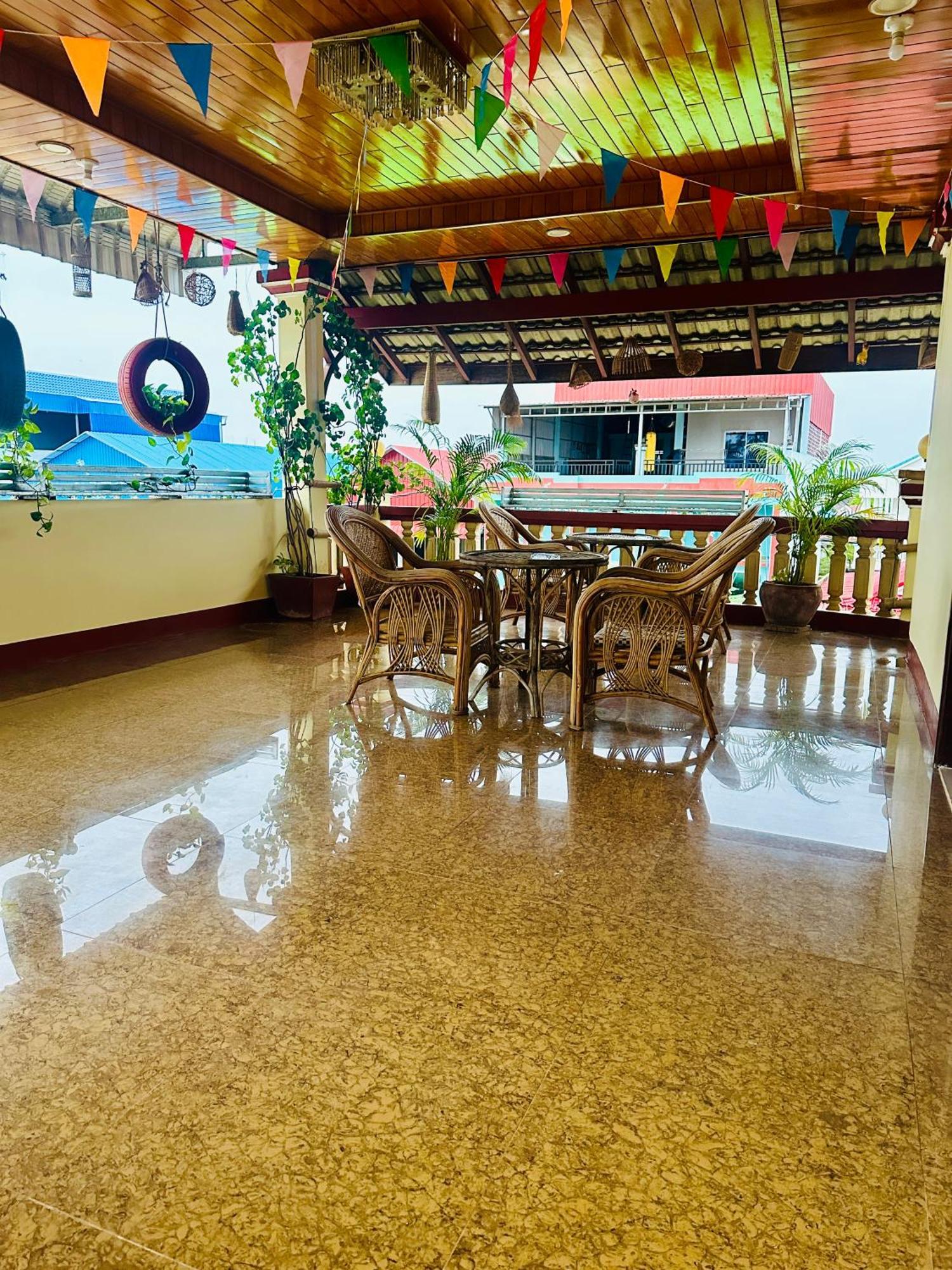 Savet Guesthouse Stoeng Treng Екстериор снимка