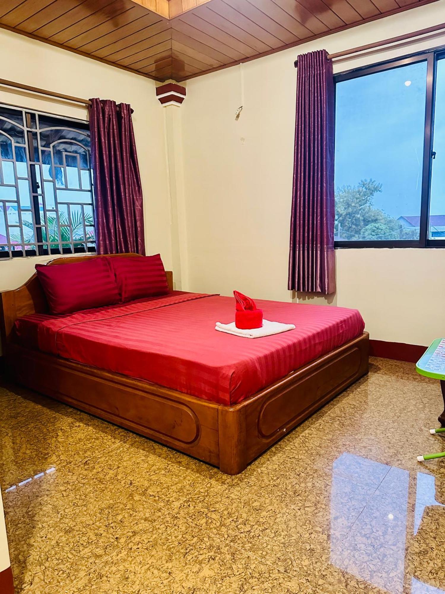 Savet Guesthouse Stoeng Treng Екстериор снимка